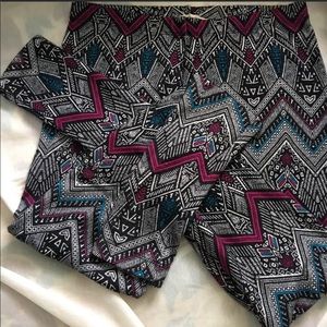 PINK REPUBLIC chevron print leggings